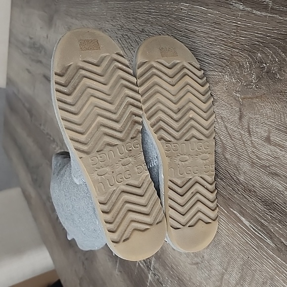 RARE! UGG Heathered Gray Jersey Knit Lightweight Boots in Size 5 - Picture 3 of 11